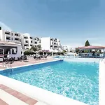 Seaview Studio - 10 Min. Beach, Private Condo, Pool, Grill & Free Parking