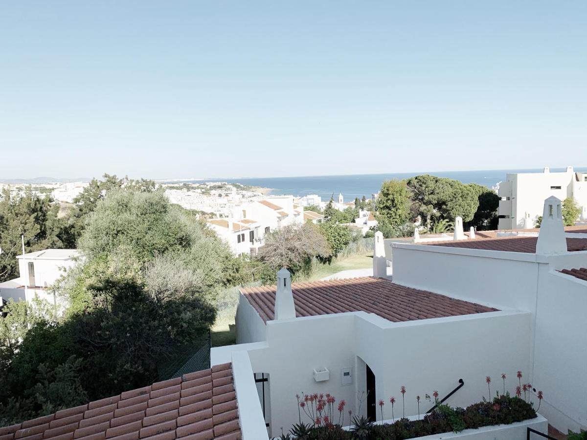 Seaview - 10 Min. Beach, Private Condo, Pool, Grill & Free Parking