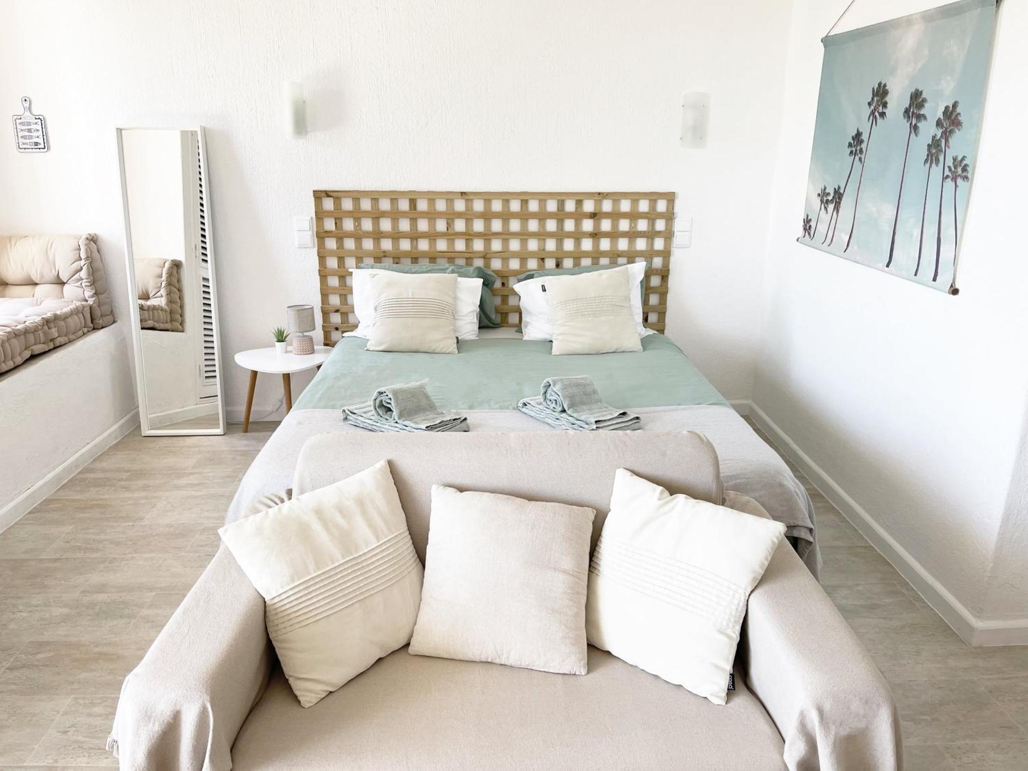 Seaview - 10 Min. Beach, Private Condo, Pool, Grill & Free Parking Appartement