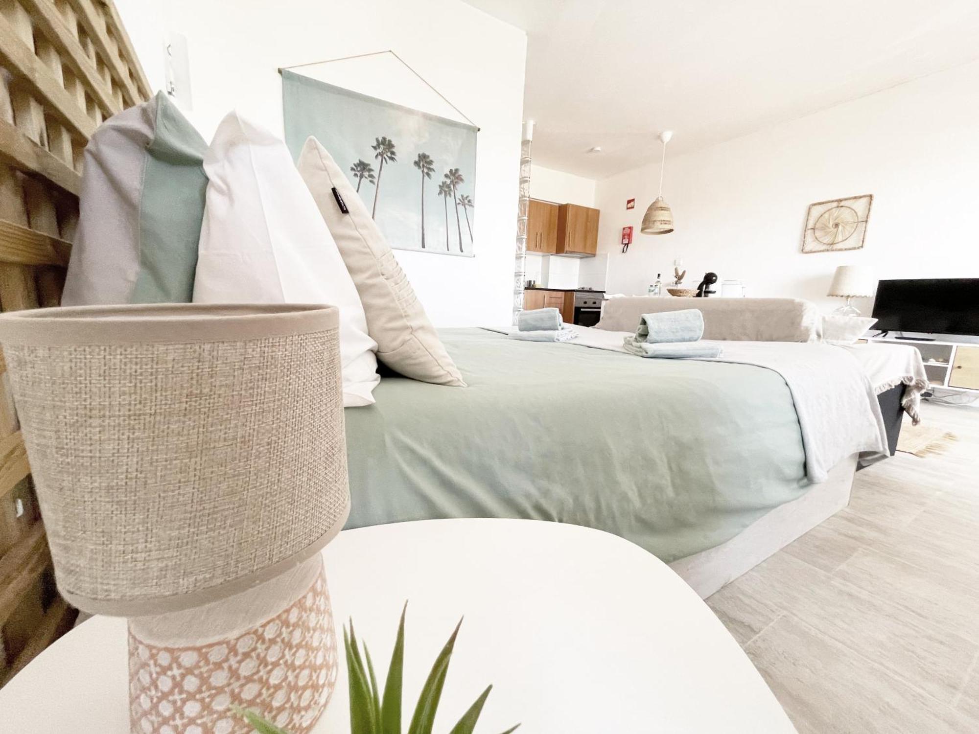 Seaview - 10 Min. Beach, Private Condo, Pool, Grill & Free Parking Appartement *
